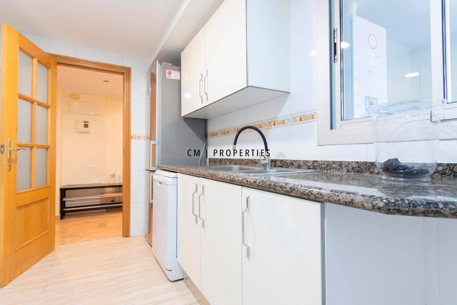 Appartement de 3 chambres à louer à Valence ville avec piscine garage - 2 500 € (Ref: 8371624)
