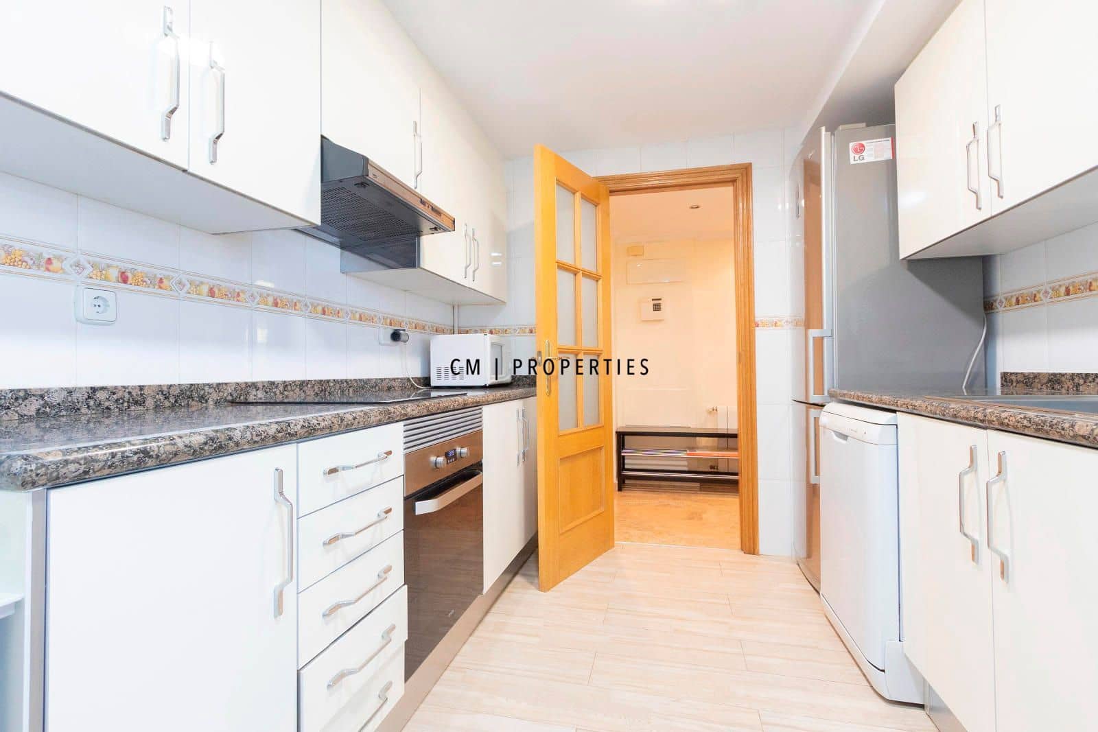Appartement de 3 chambres à louer à Valence ville avec piscine garage - 2 500 € (Ref: 8371624)