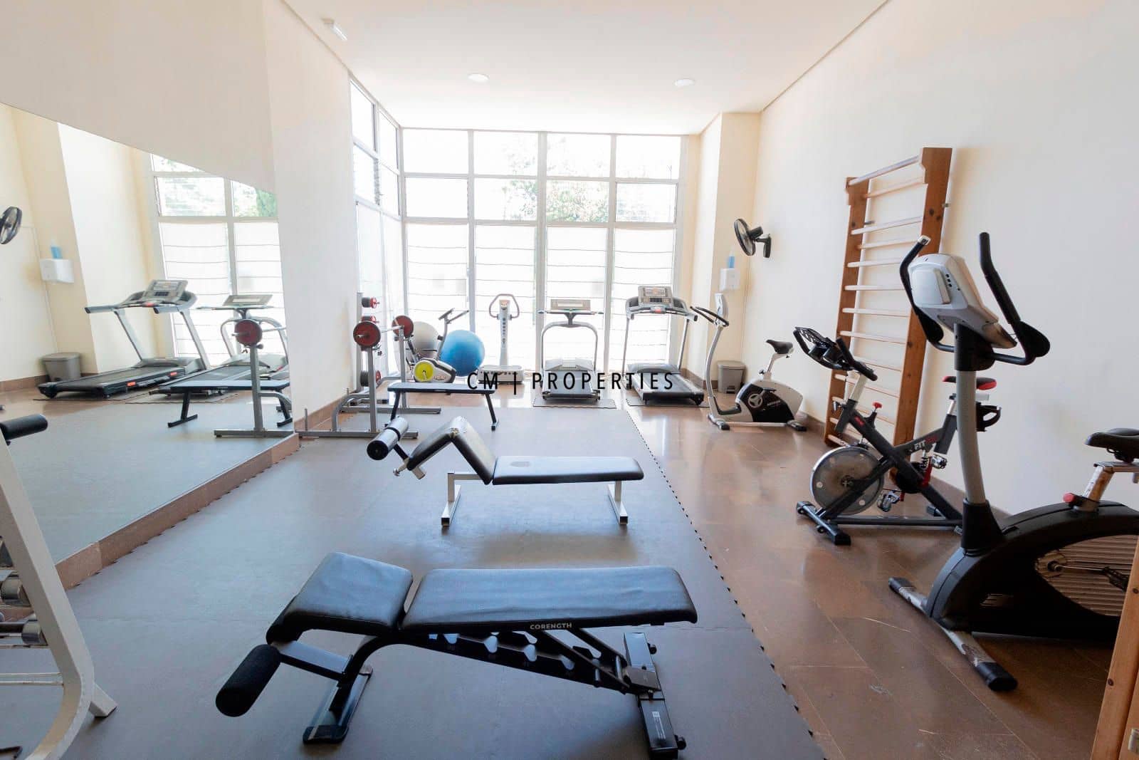 Appartement de 3 chambres à louer à Valence ville avec piscine garage - 2 500 € (Ref: 8371624)