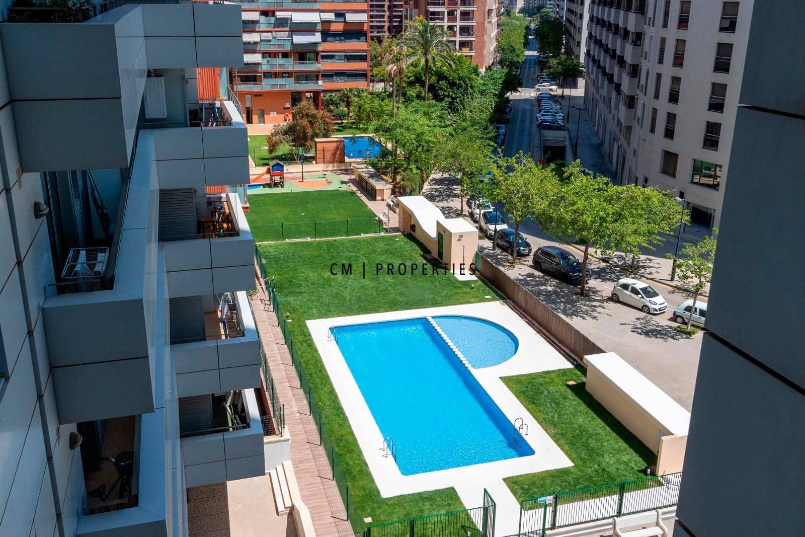 Appartement de 3 chambres à louer à Valence ville avec piscine garage - 2 500 € (Ref: 8371624)