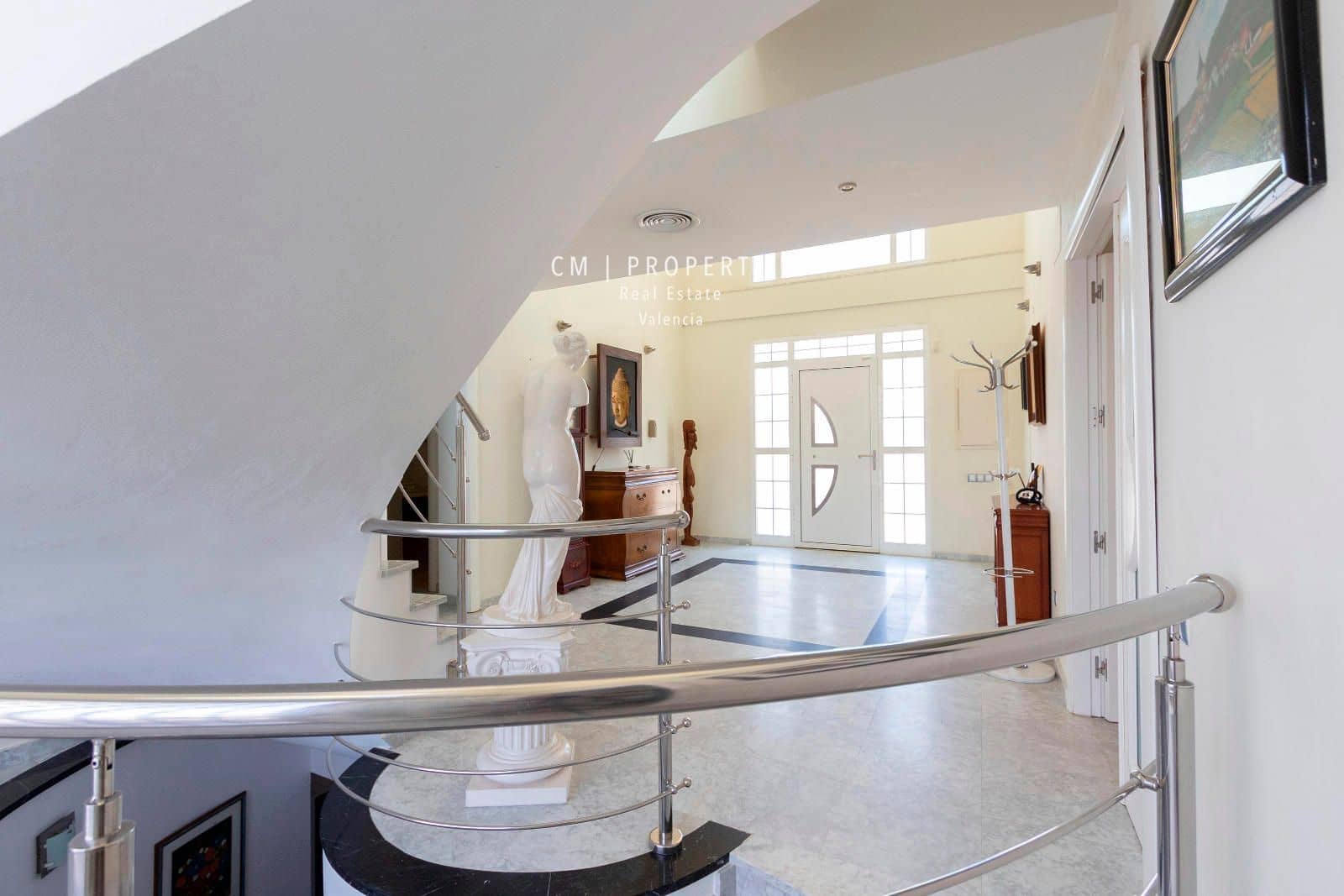 4 bedroom Villa for rent in L'Eliana with pool garage - € 4,900 (Ref: 8399696)