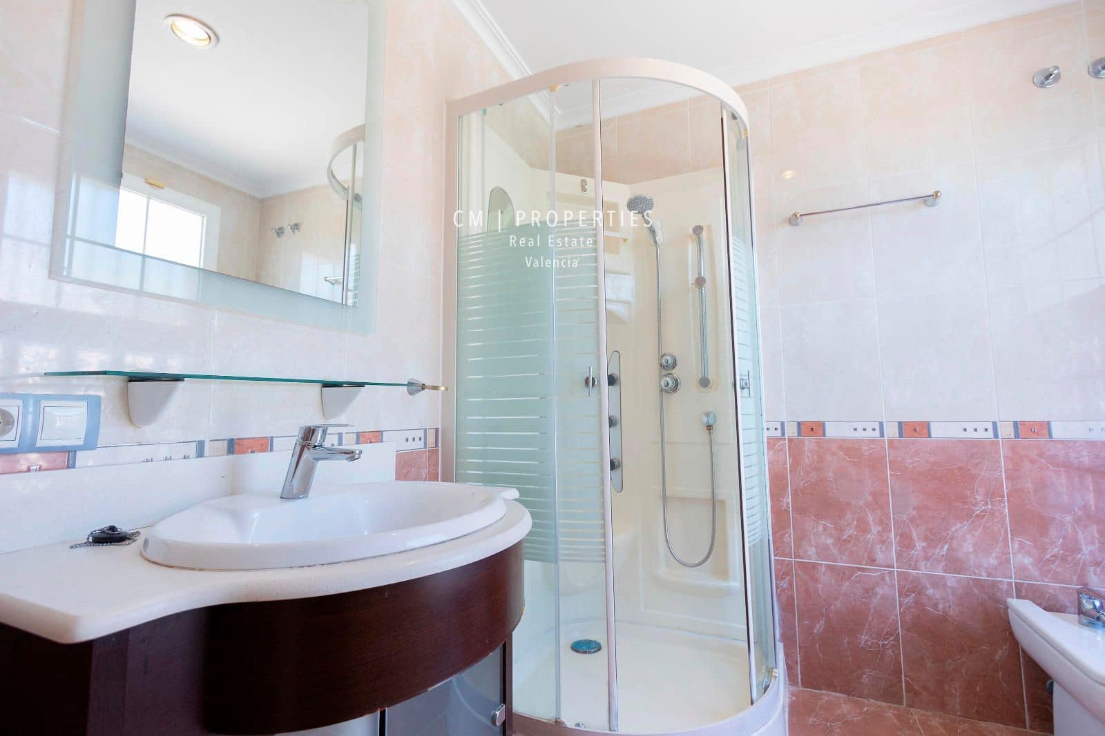 4 bedroom Villa for rent in L'Eliana with pool garage - € 4,900 (Ref: 8399696)