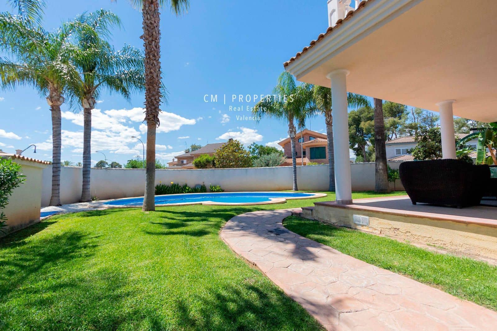 4 bedroom Villa for rent in L'Eliana with pool garage - € 4,900 (Ref: 8399696)