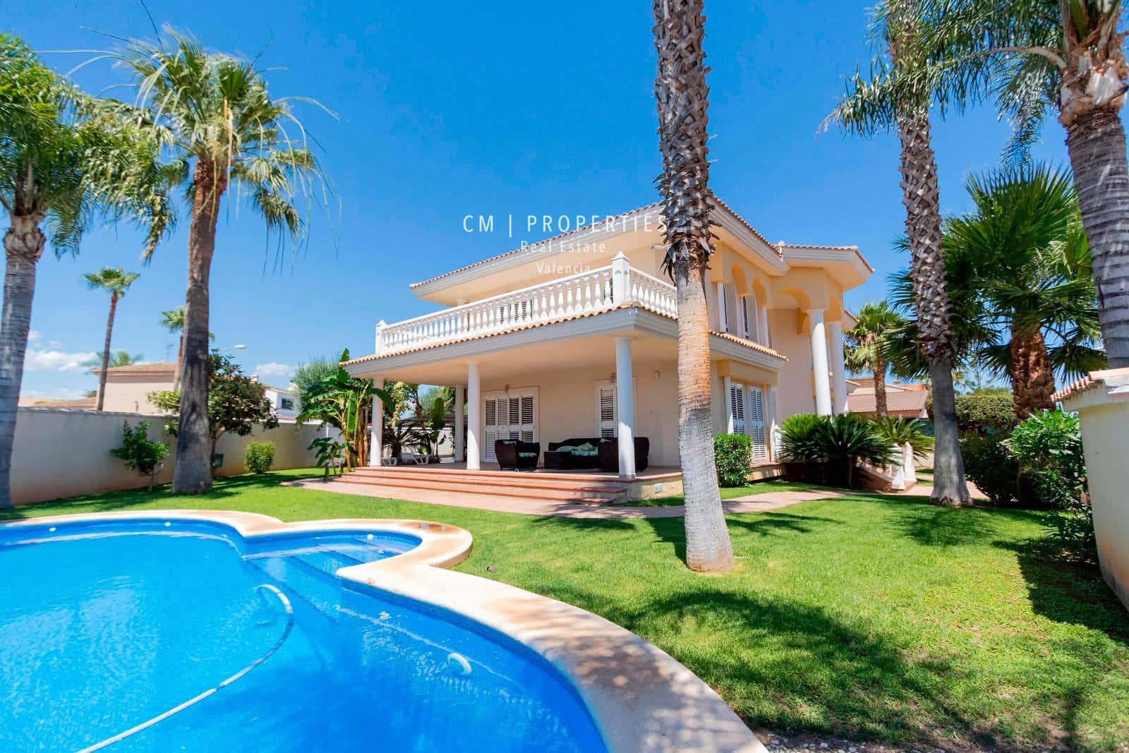 4 bedroom Villa for rent in L'Eliana with pool garage - € 4,900 (Ref: 8399696)