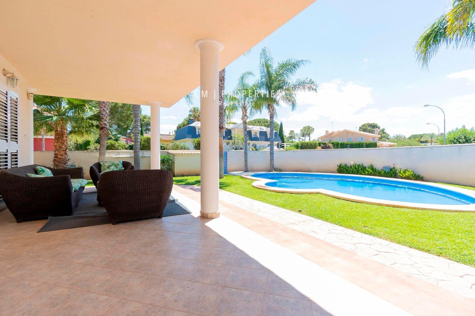 4 bedroom Villa for rent in L'Eliana with pool garage - € 4,900 (Ref: 8399696)