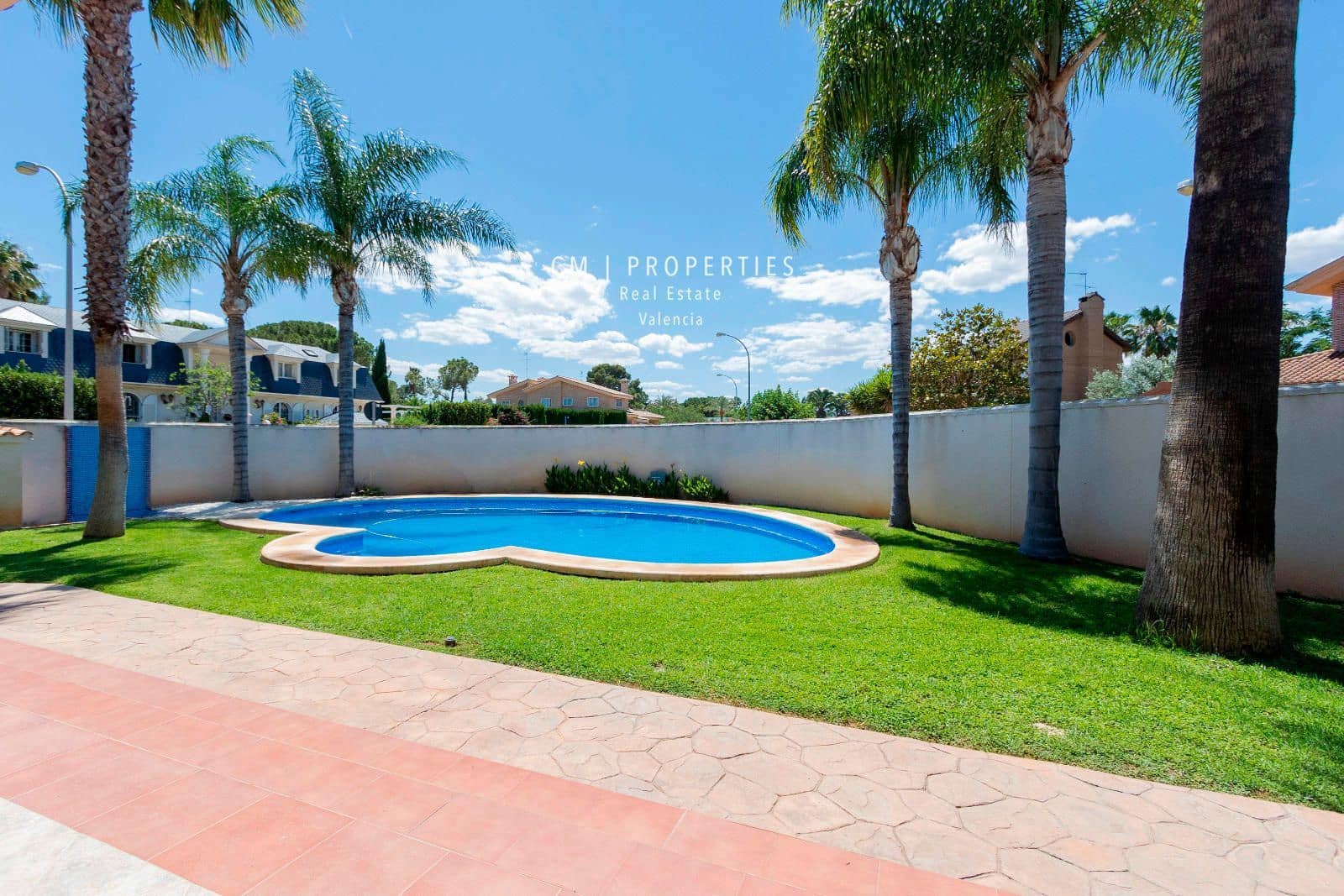 4 bedroom Villa for rent in L'Eliana with pool garage - € 4,900 (Ref: 8399696)