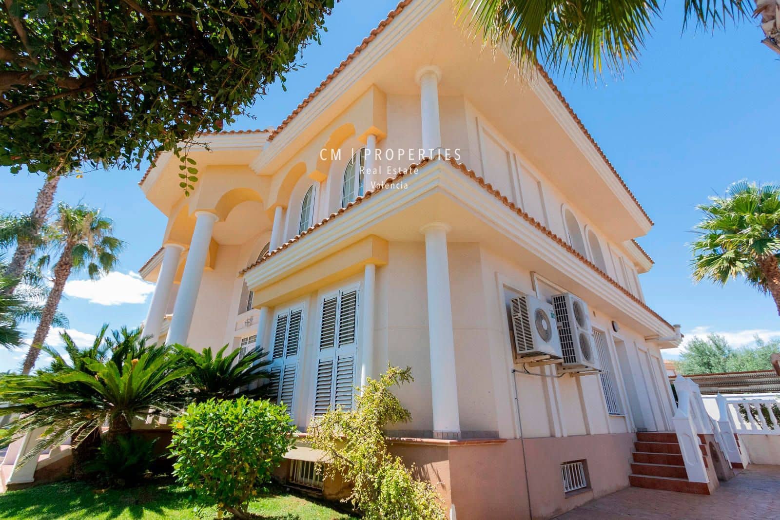 4 bedroom Villa for rent in L'Eliana with pool garage - € 4,900 (Ref: 8399696)