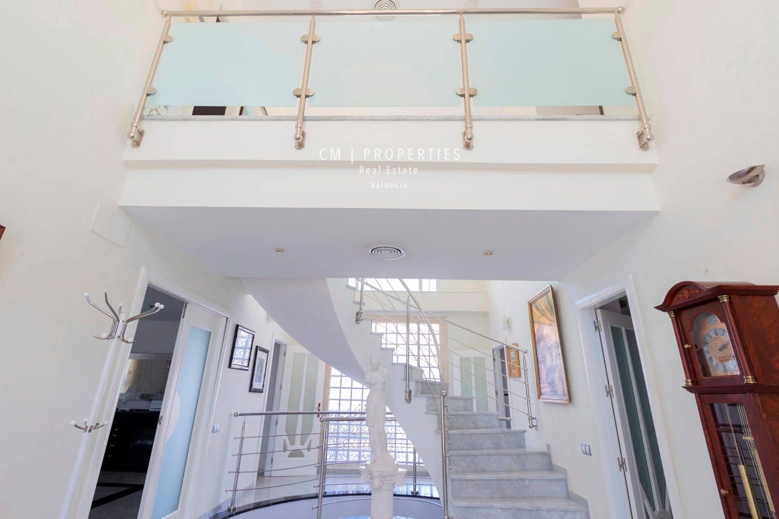 4 bedroom Villa for rent in L'Eliana with pool garage - € 4,900 (Ref: 8399696)