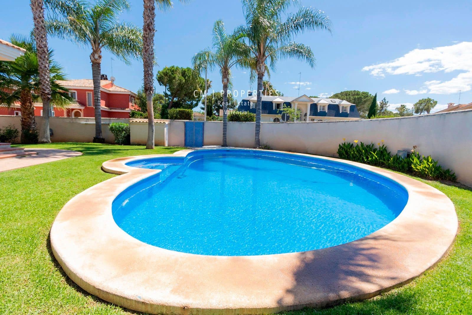 4 bedroom Villa for rent in L'Eliana with pool garage - € 4,900 (Ref: 8399696)