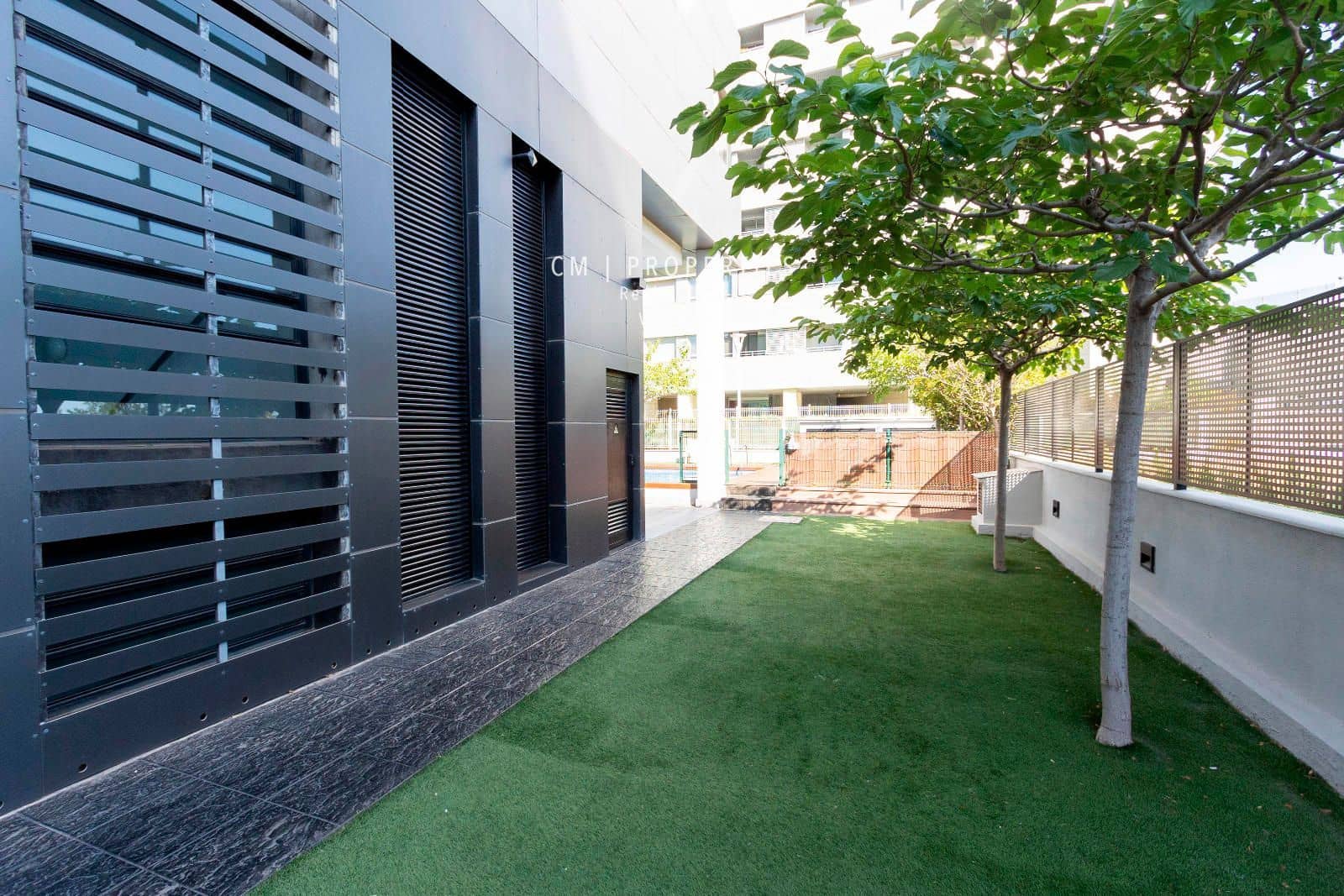 Penthouse til leie i Valencia by med svømmebasseng garasje - € 1 300 (Ref: 8437876)