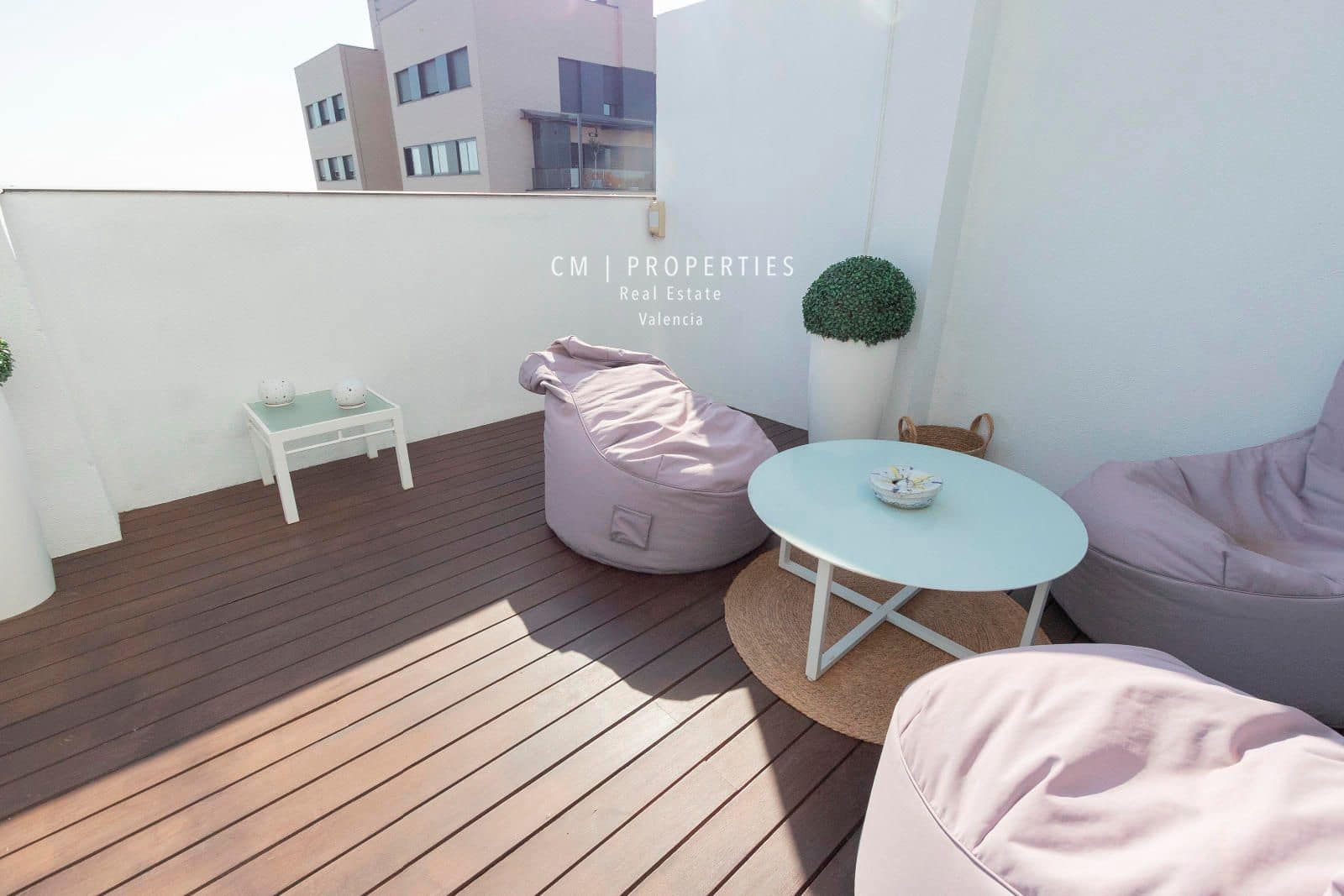 Penthouse til leie i Valencia by med svømmebasseng garasje - € 1 300 (Ref: 8437876)