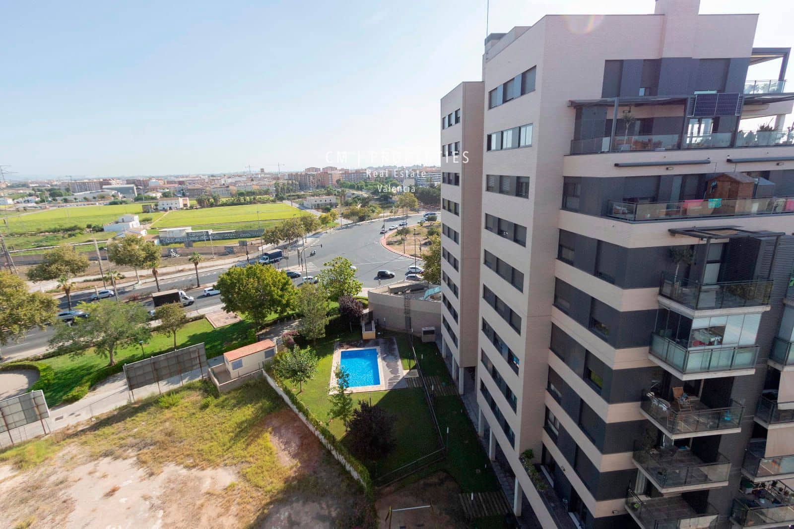 Penthouse til leie i Valencia by med svømmebasseng garasje - € 1 300 (Ref: 8437876)