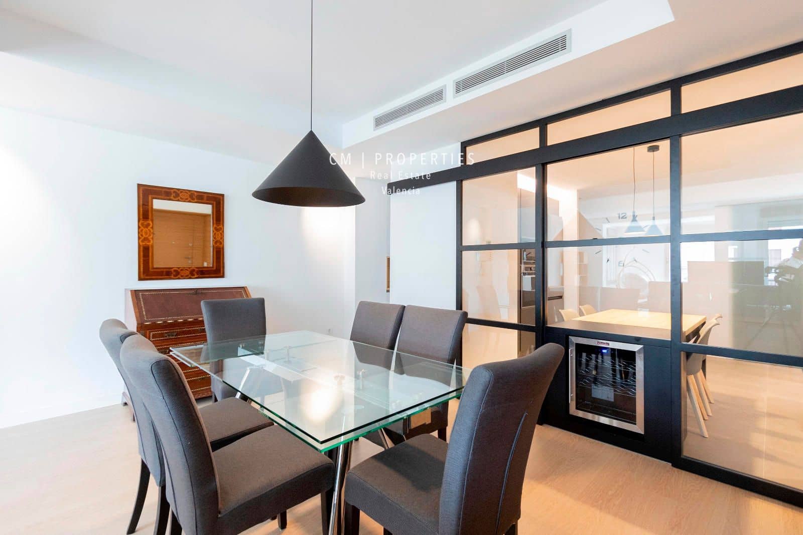4 bedroom Flat for rent in Valencia city - € 3,800 (Ref: 8449667)