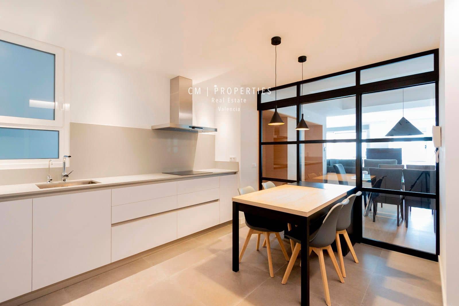 4 bedroom Flat for rent in Valencia city - € 3,800 (Ref: 8449667)