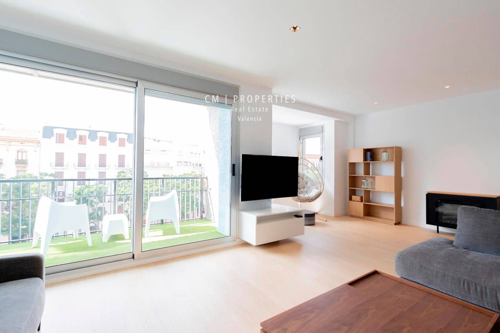 4 bedroom Flat for rent in Valencia city - € 3,800 (Ref: 8449667)