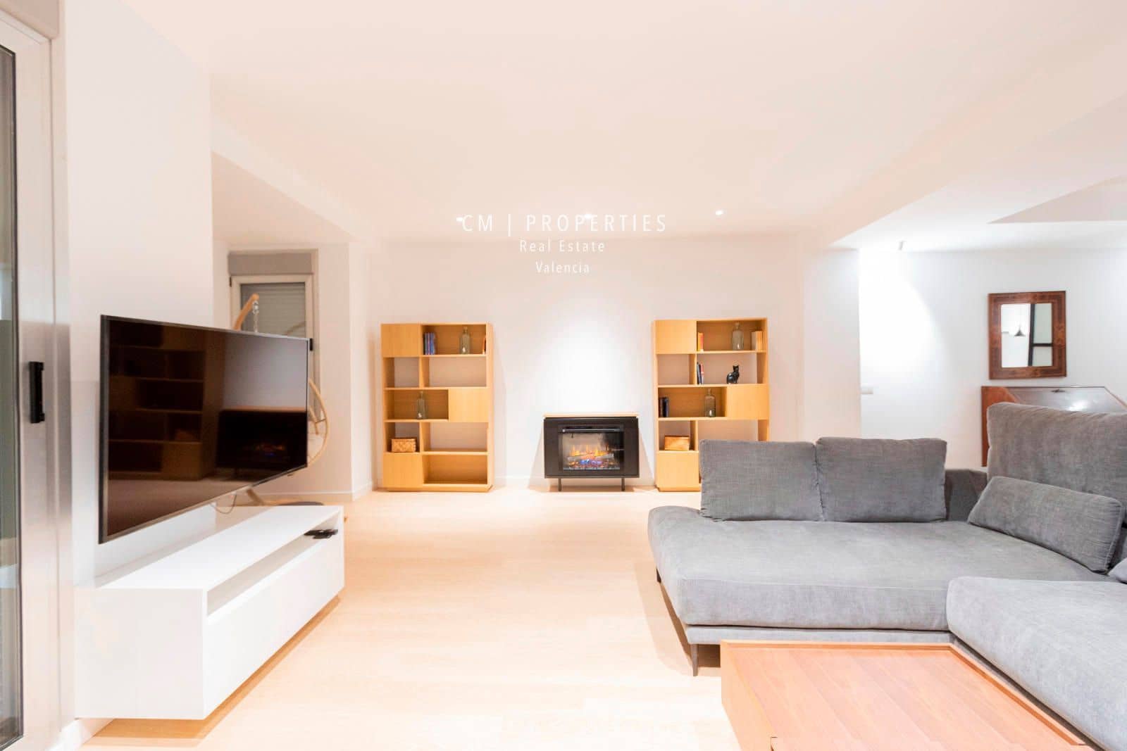 4 bedroom Flat for rent in Valencia city - € 3,800 (Ref: 8449667)