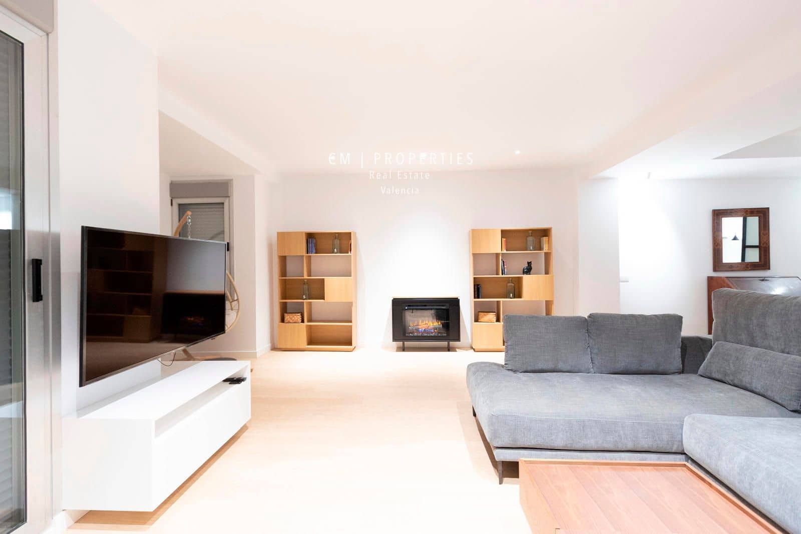 4 bedroom Flat for rent in Valencia city - € 3,800 (Ref: 8449667)