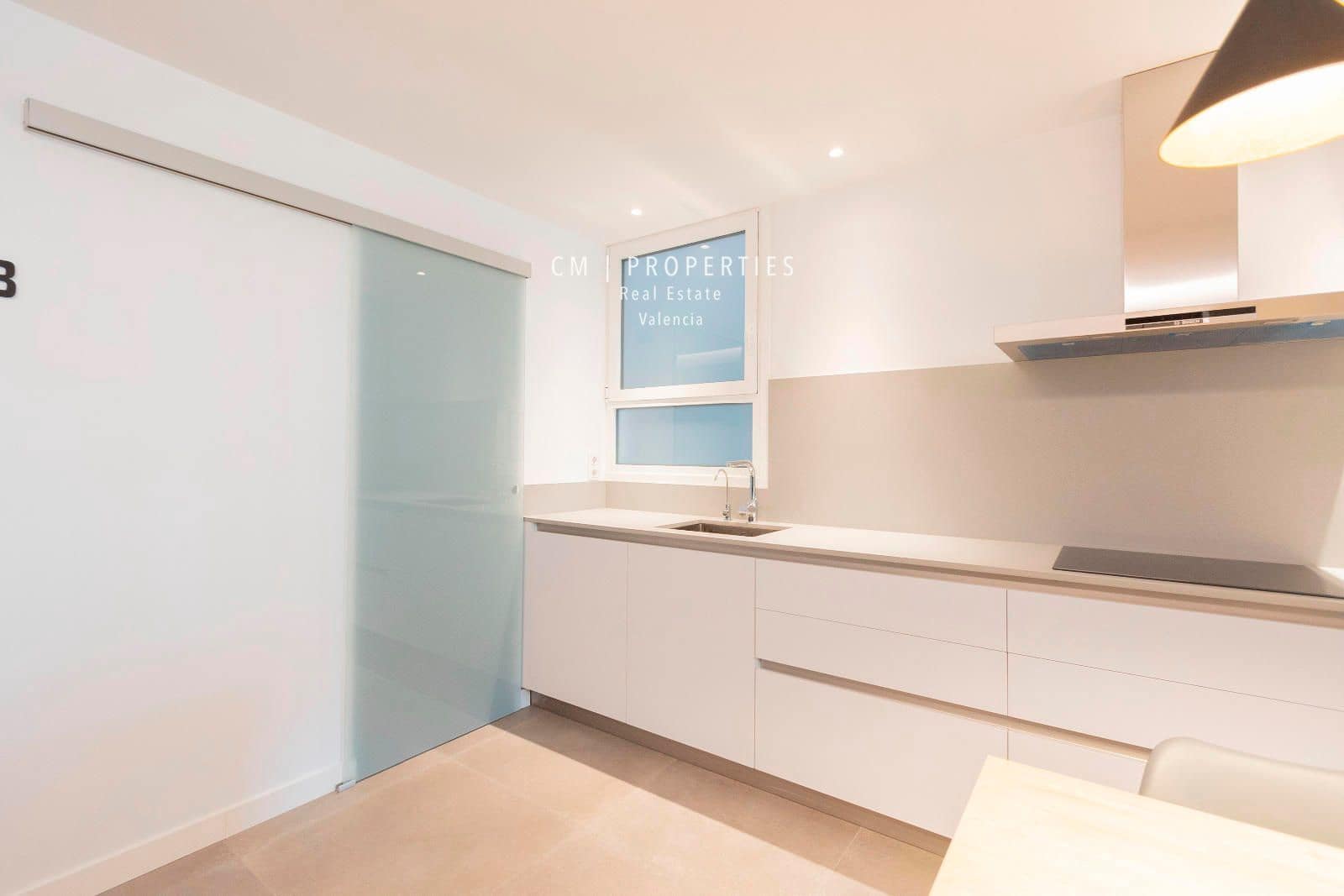 4 bedroom Flat for rent in Valencia city - € 3,800 (Ref: 8449667)