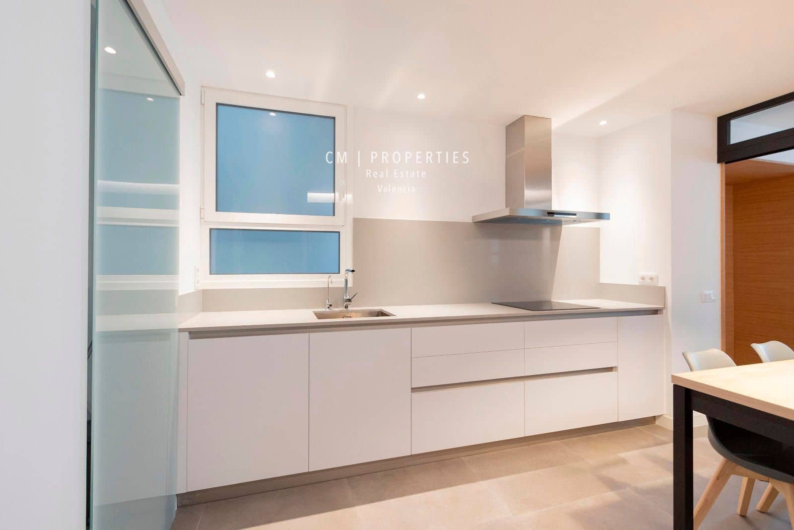4 bedroom Flat for rent in Valencia city - € 3,800 (Ref: 8449667)