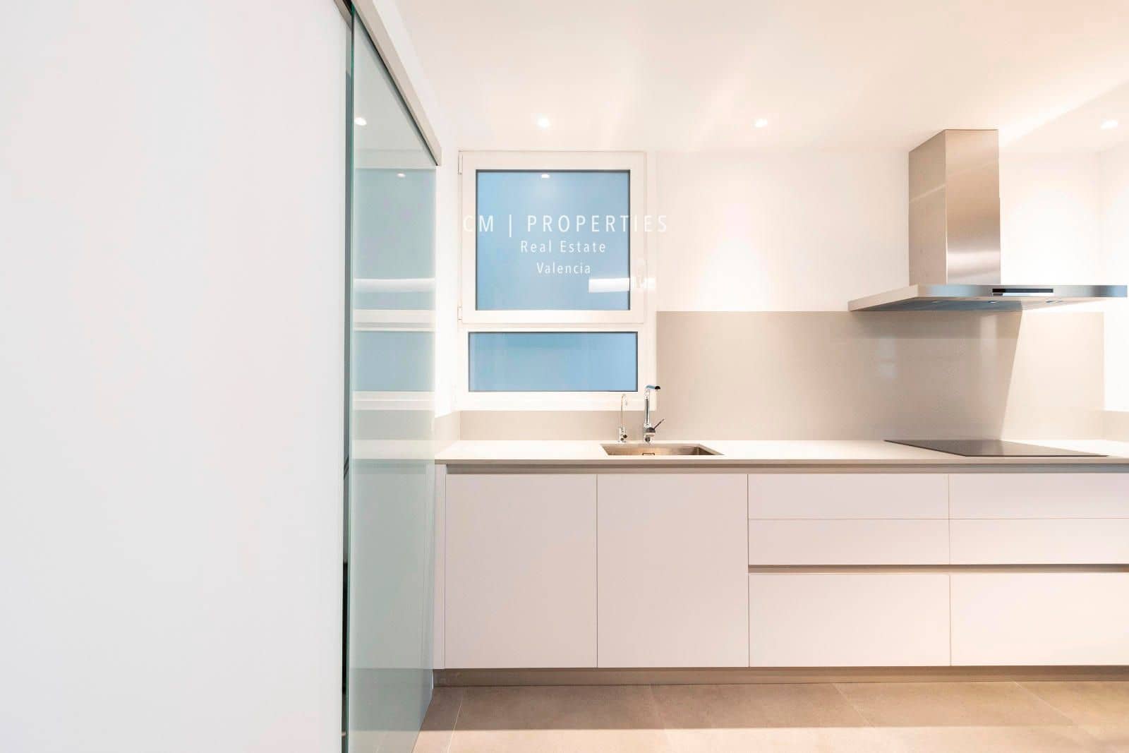 4 bedroom Flat for rent in Valencia city - € 3,800 (Ref: 8449667)