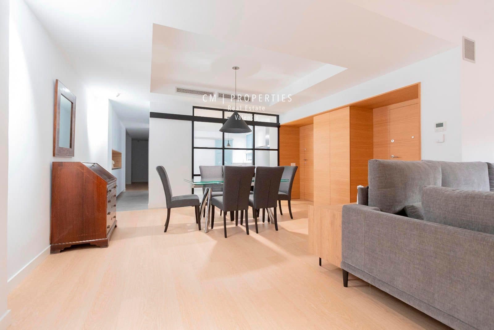 4 bedroom Flat for rent in Valencia city - € 3,800 (Ref: 8449667)