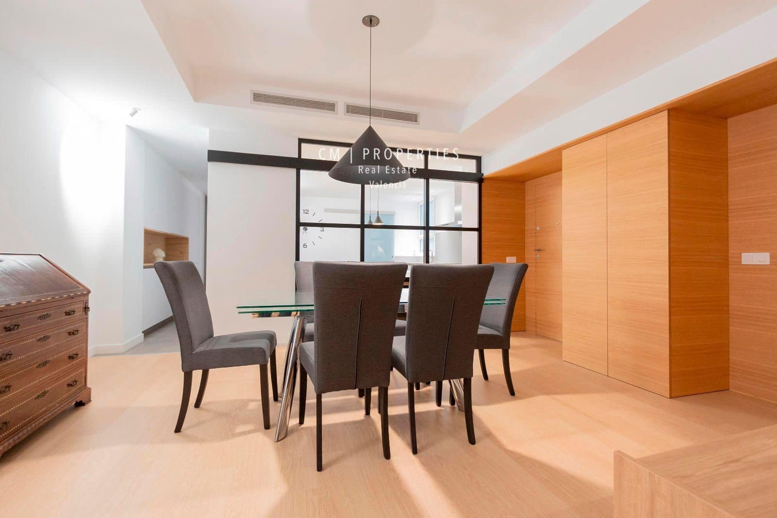 4 bedroom Flat for rent in Valencia city - € 3,800 (Ref: 8449667)