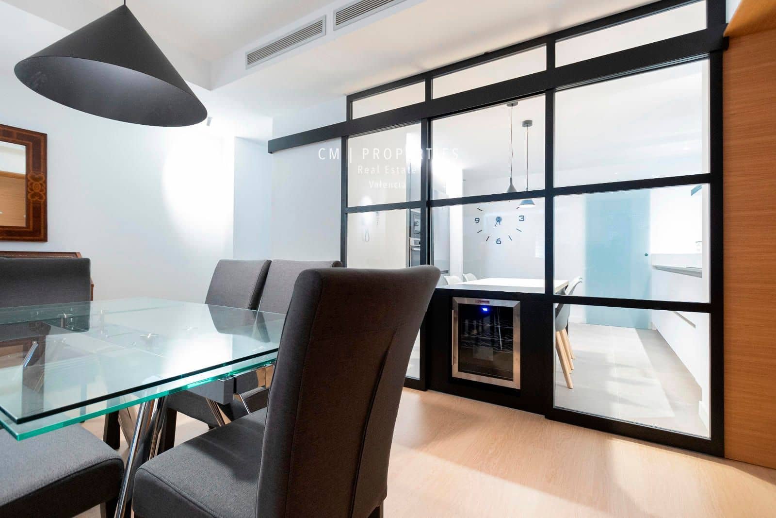 4 bedroom Flat for rent in Valencia city - € 3,800 (Ref: 8449667)