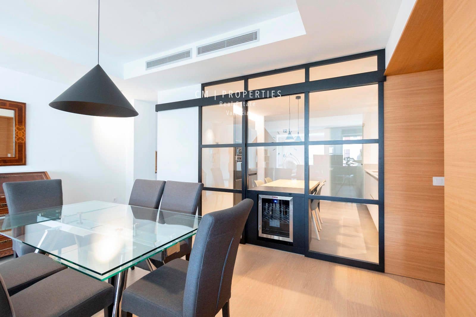 4 bedroom Flat for rent in Valencia city - € 3,800 (Ref: 8449667)