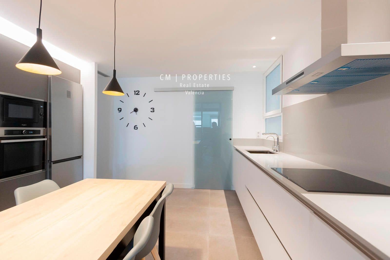 4 bedroom Flat for rent in Valencia city - € 3,800 (Ref: 8449667)