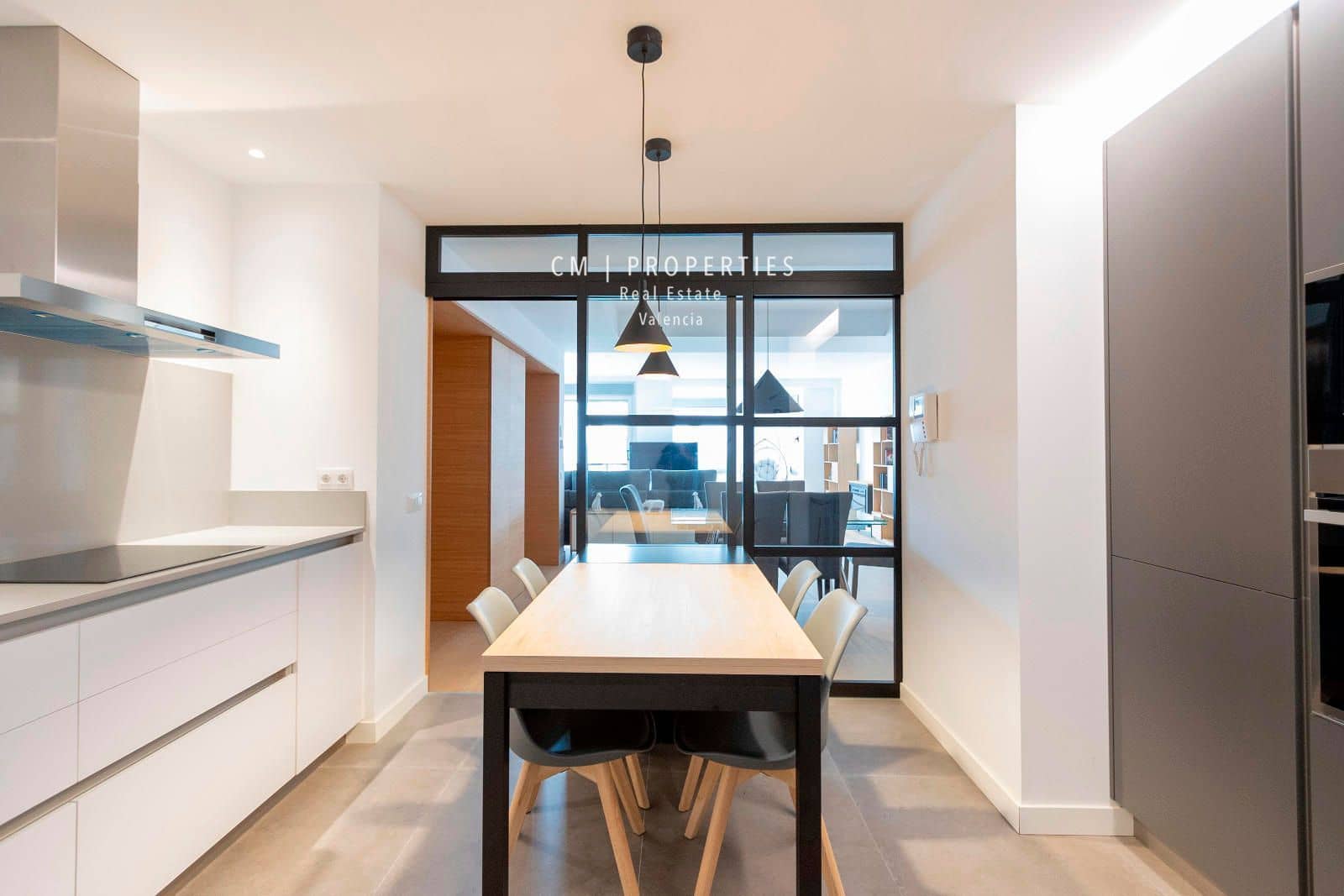 4 bedroom Flat for rent in Valencia city - € 3,800 (Ref: 8449667)