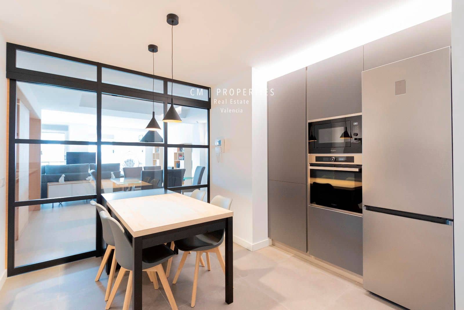 4 bedroom Flat for rent in Valencia city - € 3,800 (Ref: 8449667)