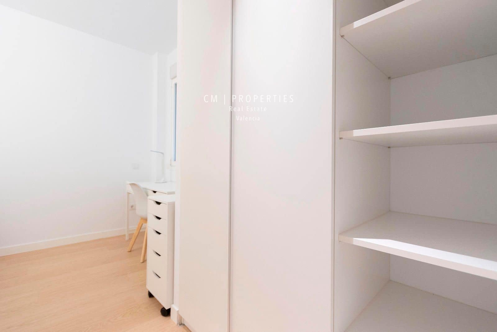 4 bedroom Flat for rent in Valencia city - € 3,800 (Ref: 8449667)
