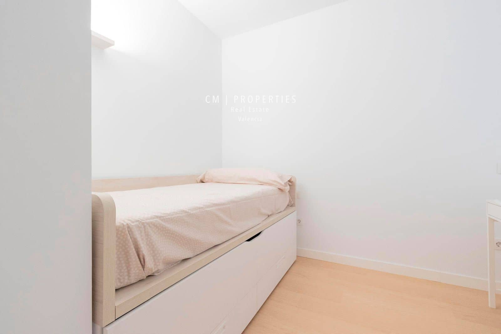 4 bedroom Flat for rent in Valencia city - € 3,800 (Ref: 8449667)