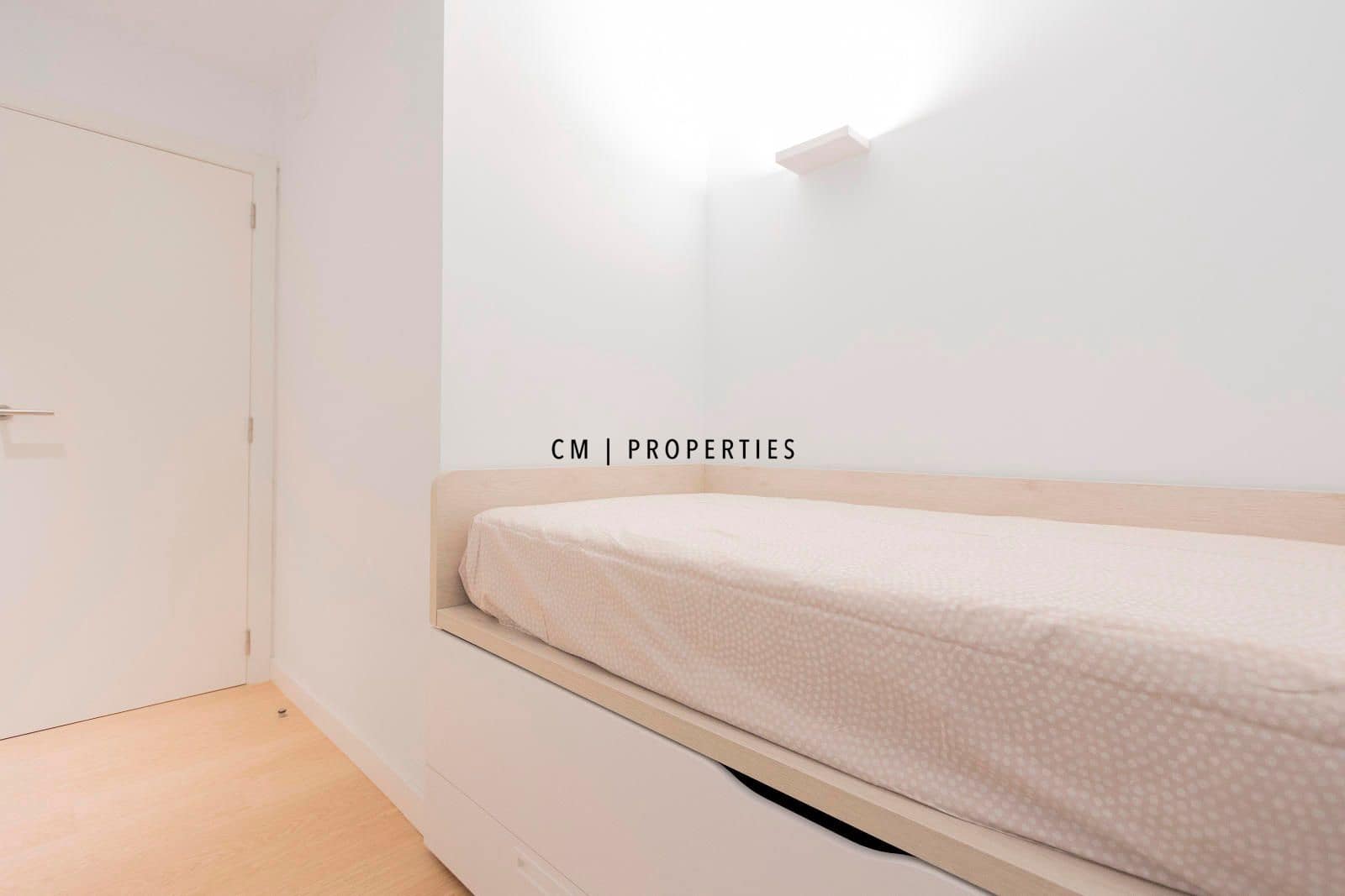 4 bedroom Flat for rent in Valencia city - € 3,800 (Ref: 8449667)