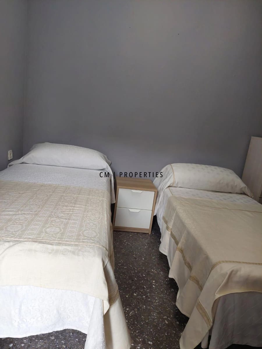 4 makuuhuone Huoneisto vuokrattavana paikassa Valencia kaupunki - 390 € (Ref: 8464023)