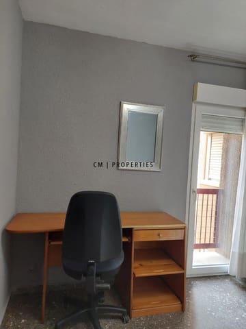 4 makuuhuone Huoneisto vuokrattavana paikassa Ciutat Jardi, Valencia kaupunki - 390 € (Ref: 8464023)