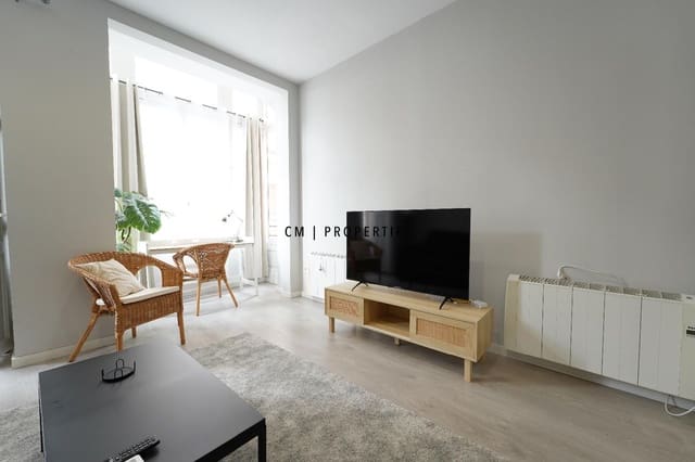 2 quarto Apartamento para arrendar em L'Eixample, Valência cidade - 1 900 € (Ref: 8466867)