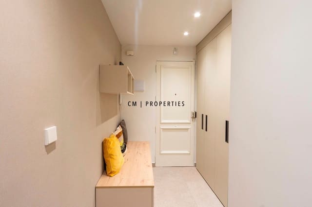 1 bedroom Penthouse for sale in Sant Francesc, Valencia city - € 220,000 (Ref: 8471436)