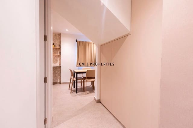 1 bedroom Penthouse for sale in Sant Francesc, Valencia city - € 220,000 (Ref: 8471436)