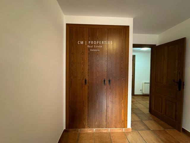 3 bedroom Flat for rent in Mora de Rubielos - € 750 (Ref: 8475659)