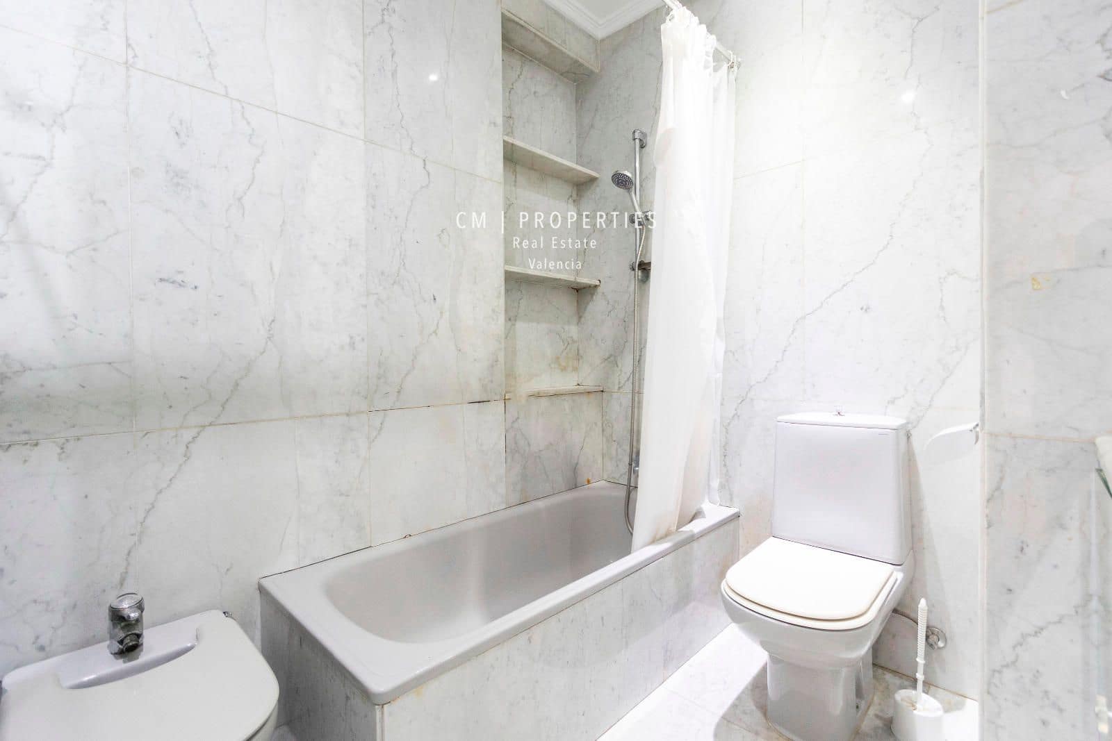 Appartement de 3 chambres à louer à Valence ville - 1 900 € (Ref: 8510565)