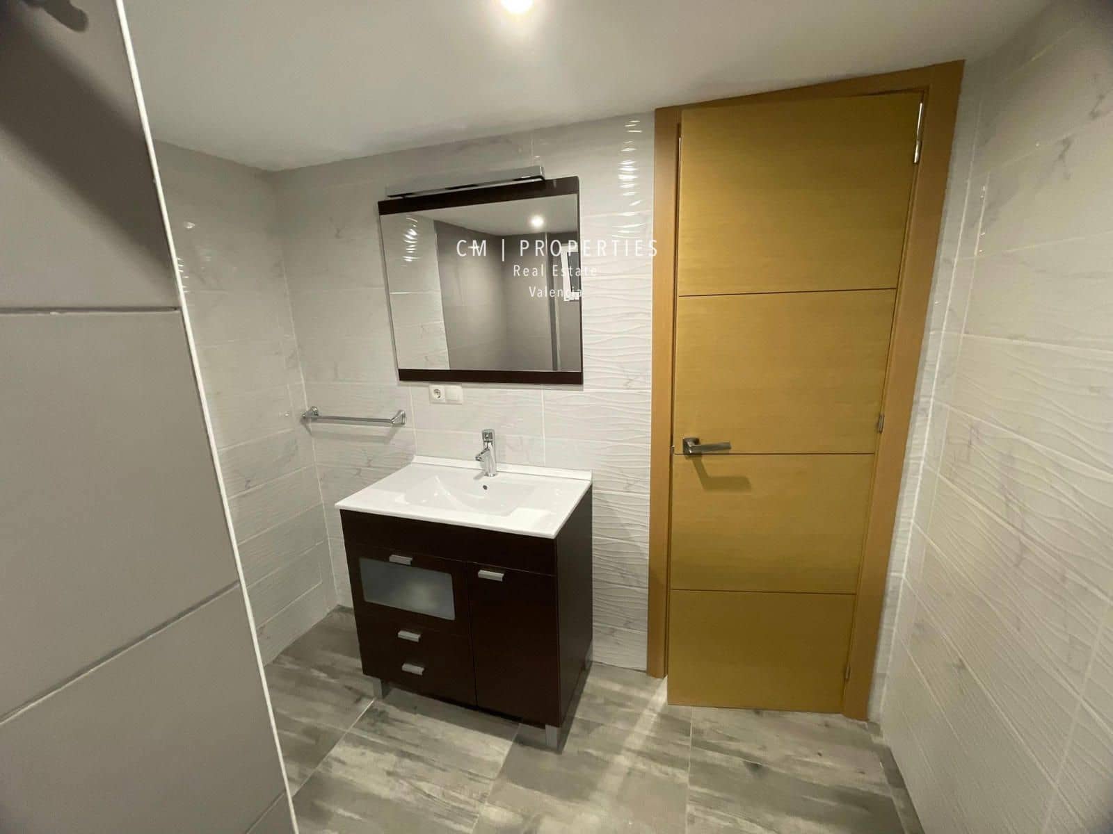 Lägenhet att hyra i Valencia stad - 1 200 € (Ref: 8515069)