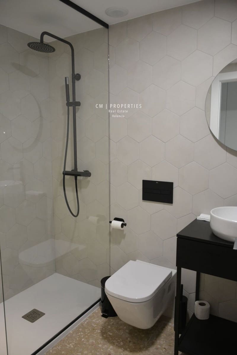 4 quarto Apartamento para arrendar em Valencia cidade com garagem - 2 800 € (Ref: 8515629)