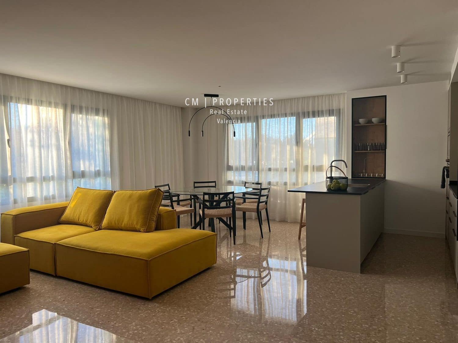 4 quarto Apartamento para arrendar em Valencia cidade com garagem - 2 800 € (Ref: 8515629)