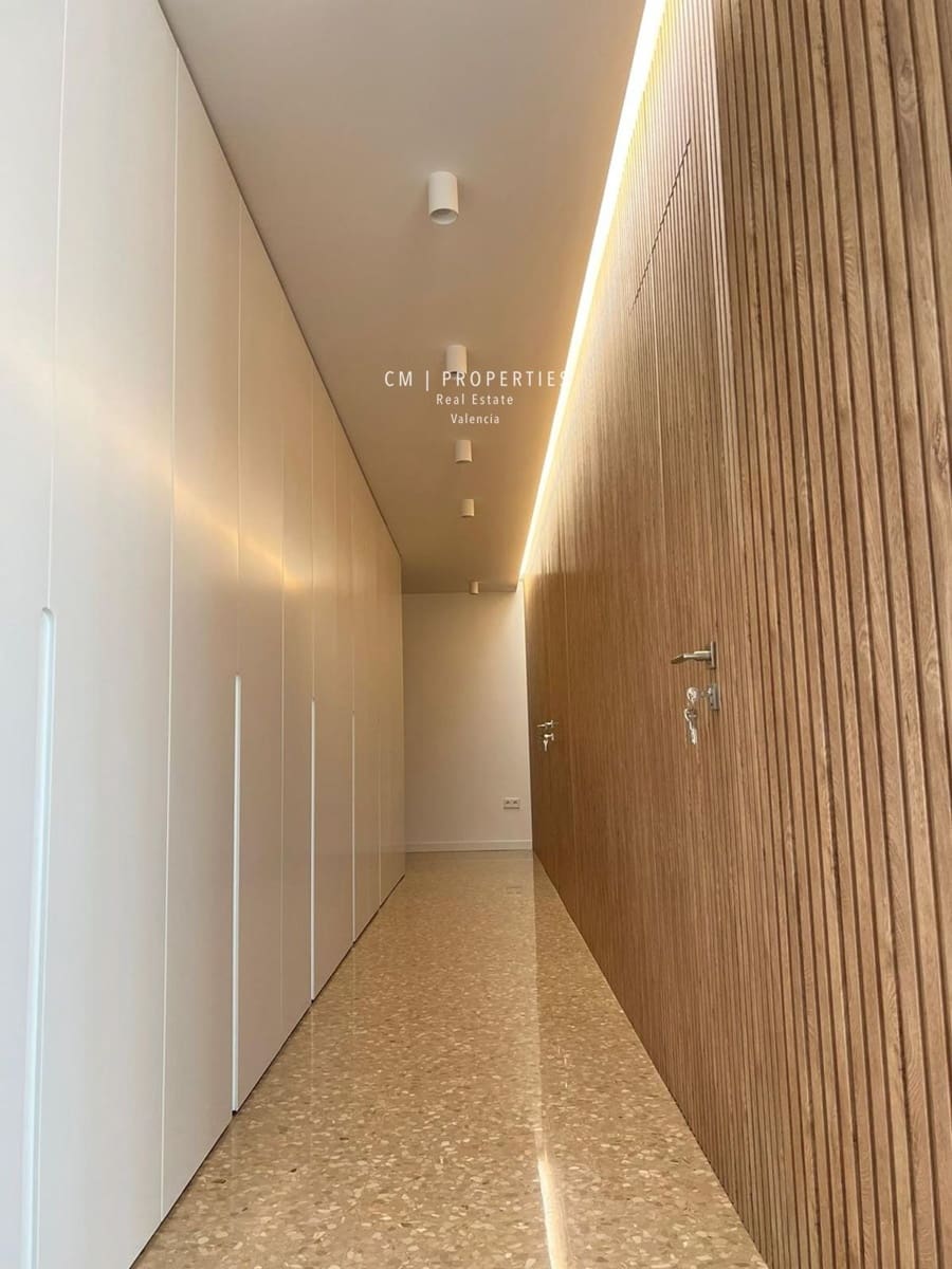 4 quarto Apartamento para arrendar em Valencia cidade com garagem - 2 800 € (Ref: 8515629)