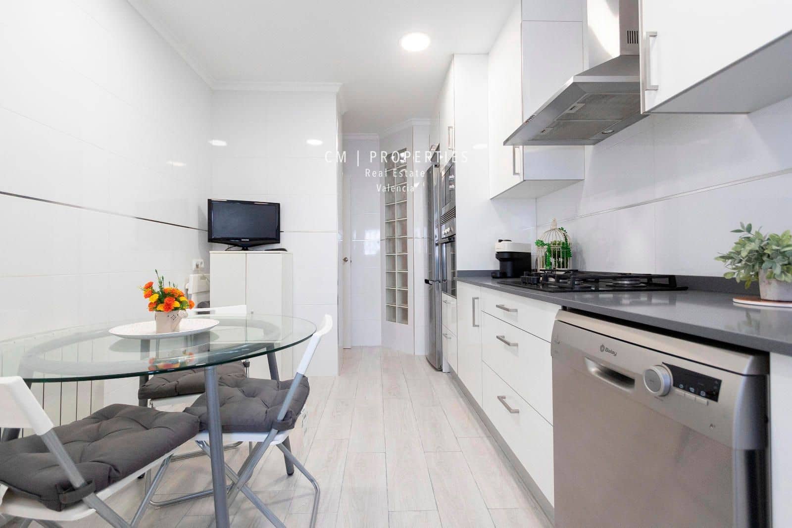 3 soverom Leilighet til leie i Valencia by - € 1 800 (Ref: 8522888)