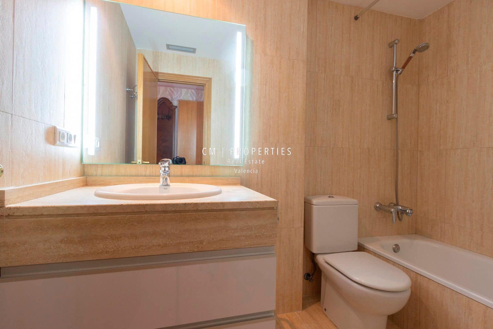 3 Zimmer Villa zu vermieten in Betera mit Pool Garage - 2.000 € (Ref: 8533161)