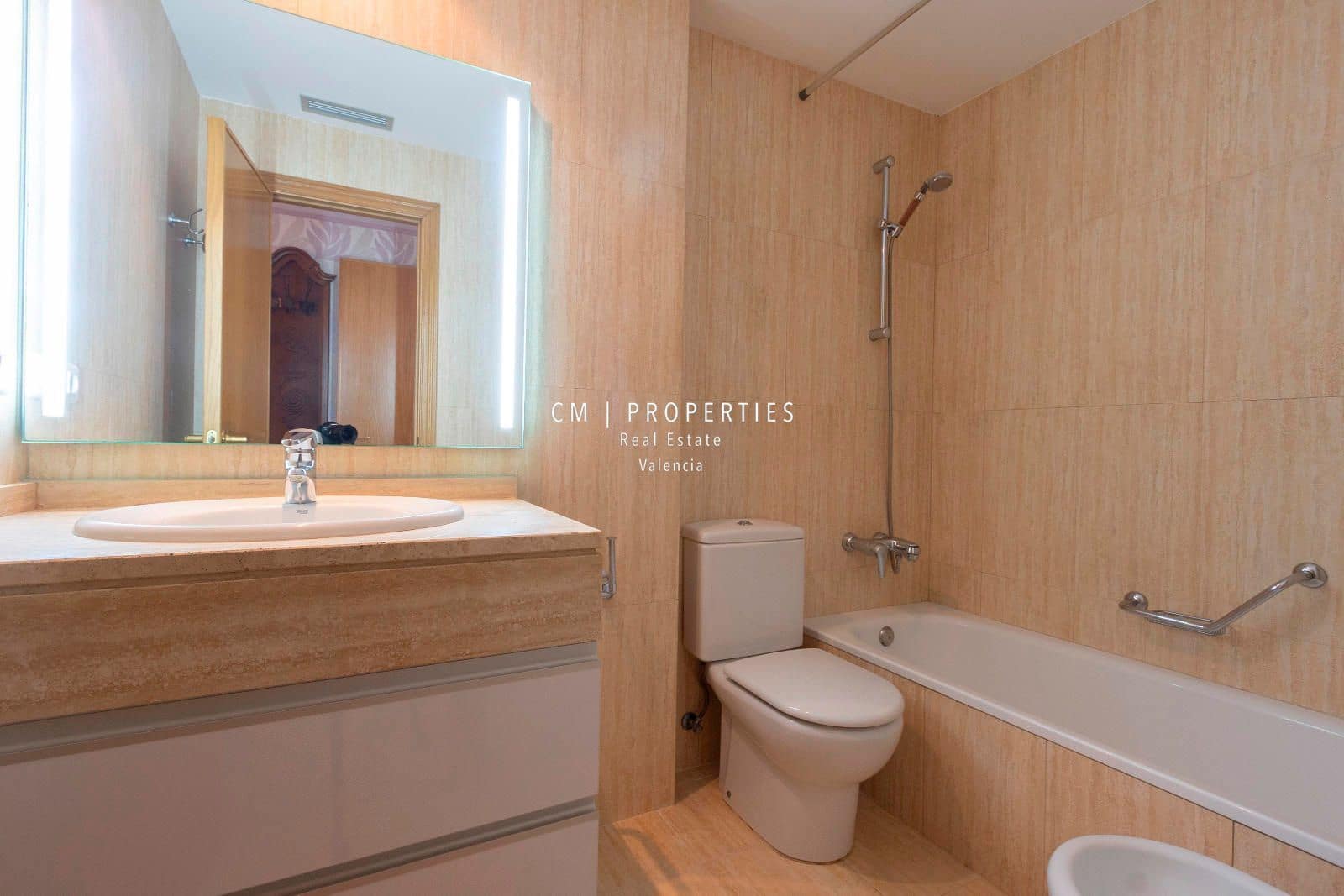 3 Zimmer Villa zu vermieten in Betera mit Pool Garage - 2.000 € (Ref: 8533161)