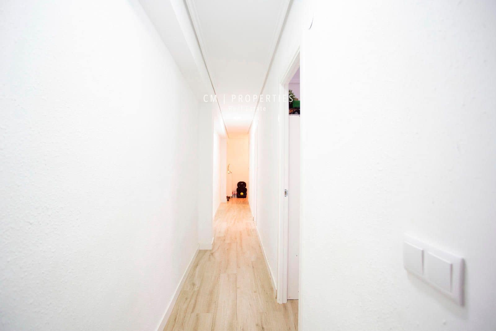 Piso de 3 habitaciones en València ciudad en alquiler - 1.350 € (Ref: 8535969)