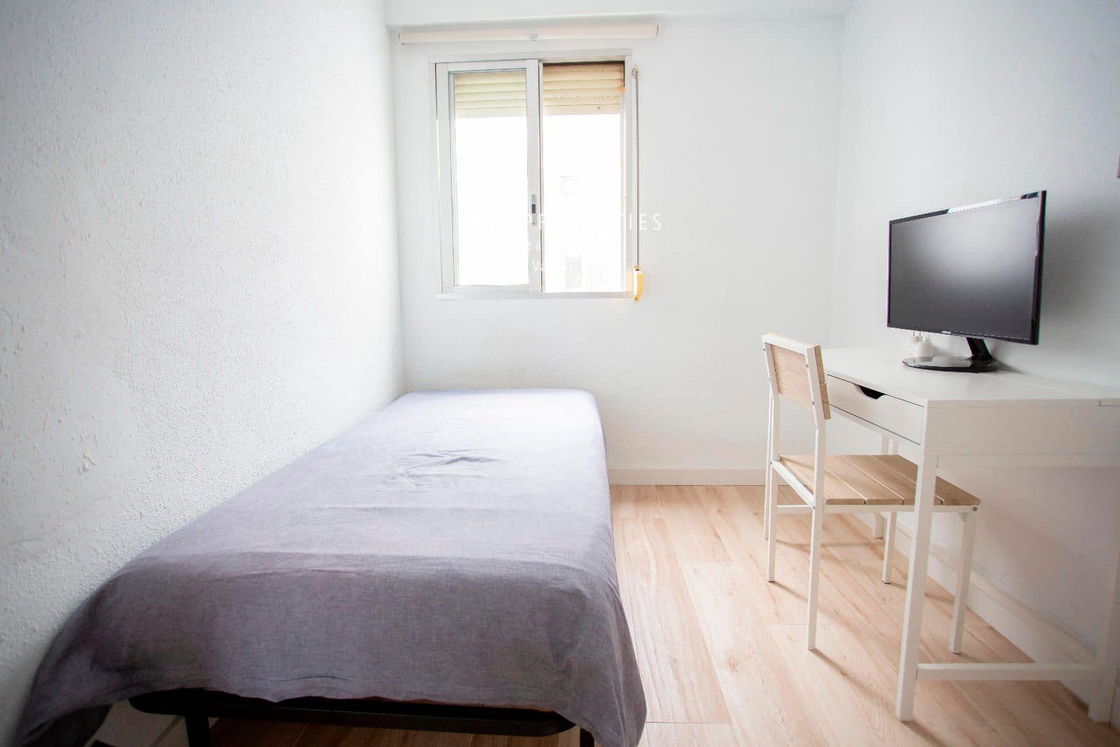 Piso de 3 habitaciones en València ciudad en alquiler - 1.350 € (Ref: 8535969)